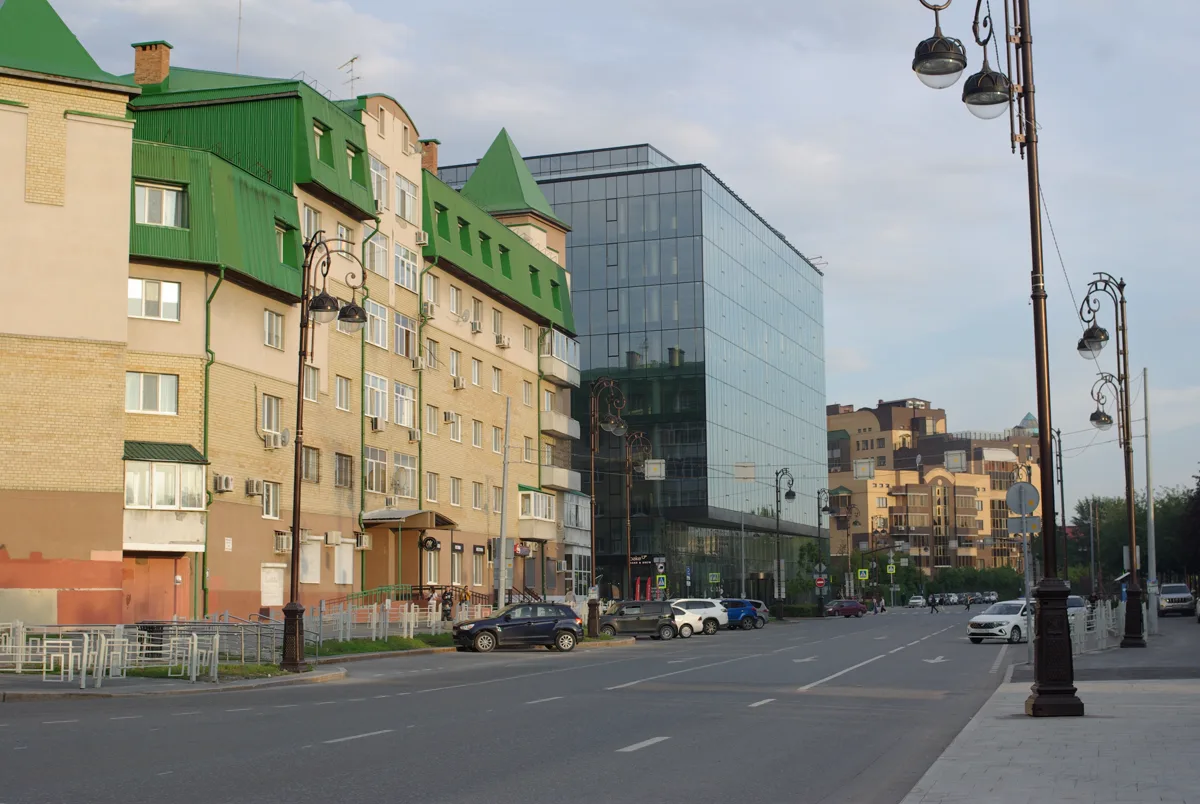 Straßenverkehr in Tyumen